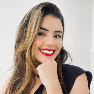 Mariana - Professor de marketing - Serrinha (Bahia)