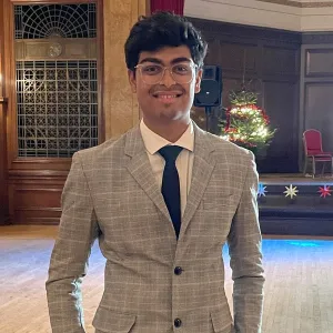 Jaash - Maths tutor - London
