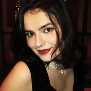 Madalina - Profesor de biologie - Craiova