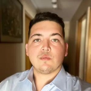 Aquiles - profesor de ingeniería - Providencia
