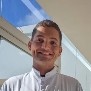Nicolas - Prof de inglês - Nova Dinineia