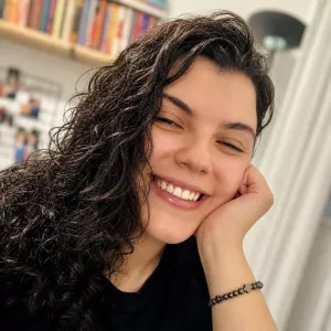 Júlia - Professor de Filosofia - Glória