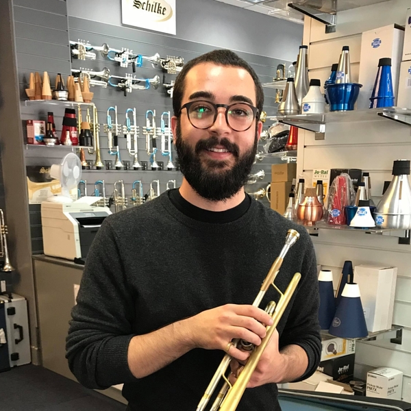 Enthusiastic Music Teacher and musician trained in trumpet performance (classical, baroque, jazz and contemporary) and music theory and analysis (Schenkerian analysis). Excellent communication and tea