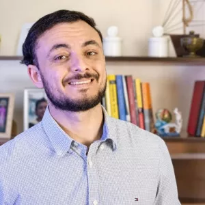 Ayron - Professor de administração - São Paulo