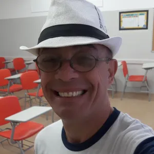 Orlando Carlos - Professor de história - Goiânia