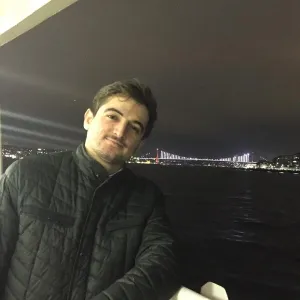 İzzet - Kuran okuma öğretmeni - 