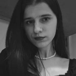 Ana - Profesor de limba română - Iași
