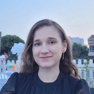 Merve - Tarih öğretmeni - 