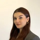 Ilaria - Insegnante di economia - Milano