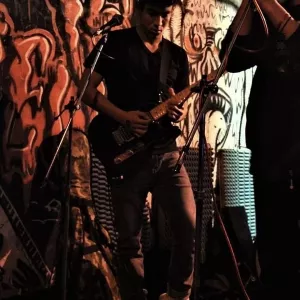 Víctor - profesor de guitarra - Lima