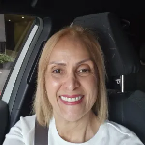 Rosmary - profesor de contabilidad - Panamá