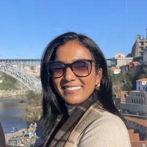 Carla - Professor de português - Loteamento Triangulo de Buzios