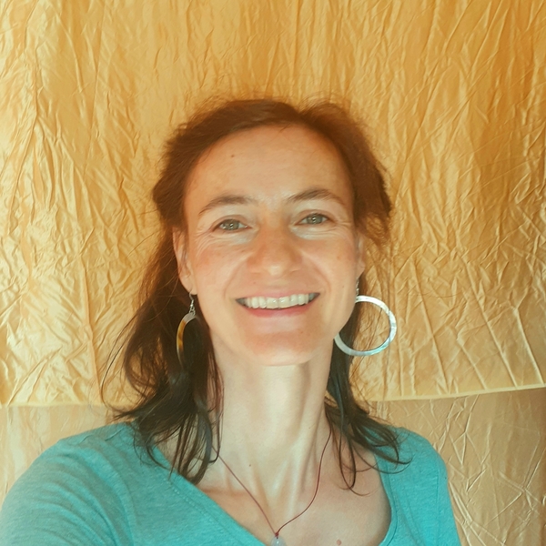 Profesora de Yoga, titulada, con 15 años de experiencia mundial,clases en Ingles e Español