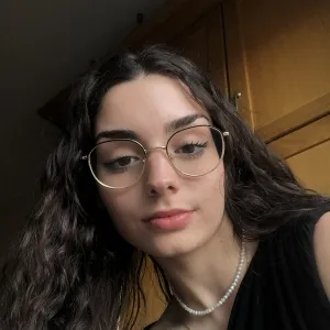 Beatriz - Professor de geometria descritiva - Leiria