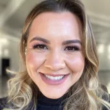 Ana Carolina - Prof de odontologia - Maringá