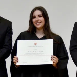 Isidora - profesor de finanzas - Las Condes