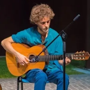 Simone - Insegnante di chitarra - Maccarese