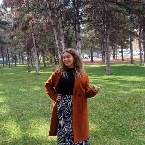 Sinem - Türkçe öğretmeni - 
