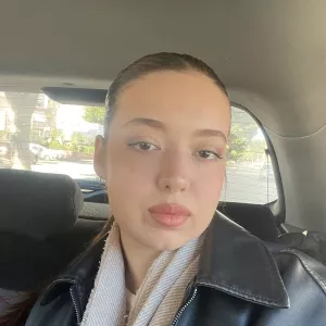 Elif - İngilizce öğretmeni - Antalya