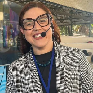 LORENA - Professor de administração - São Gonçalo