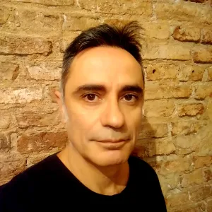 Ariel Dávila - profesor de escritura creativa - Anisacate