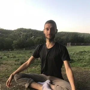 Loïs - Prof de yoga - Paris 18e