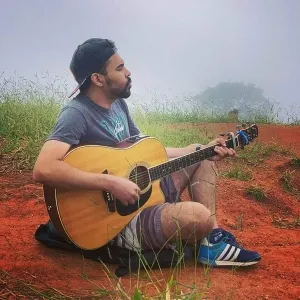 Alexandre - Prof de viola - Manhuaçu
