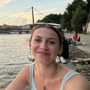 Sarah - Prof de biologie - Lyon