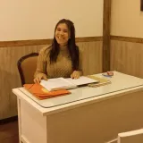 Ivana - profesor de derecho - La Plata