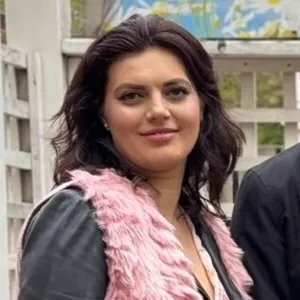 Luiza - Profesor de Engleză - Bâcu