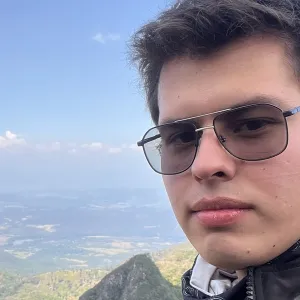 Jonatan Josue - profesor de programación - Bogotá