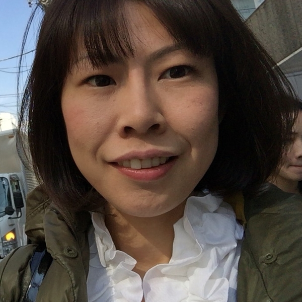 Je suis japonaise. je suis  professeur de japonais et j’enseigne japonais à l’ecole à paris. je peux vous aider pour reussir l'examen JLPT(Japanese-Language Proficiency Test)