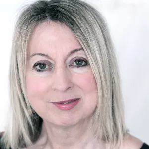 Val - Drawing tutor - London