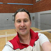 Badminton England qualified coach. Teaches beginner & intermediate players. All London areas covered