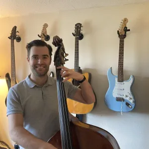 Henry - Guitar tutor - Bromley