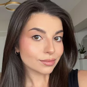 Mihaela - Profesor de biologie - Suceava