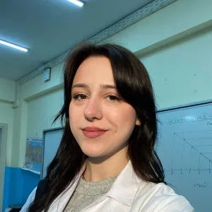 Ayşegül - Matematik öğretmeni - Sakarya