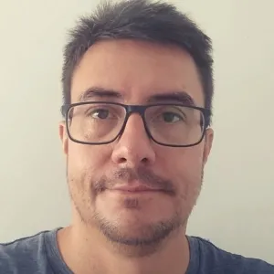 Camilo Andrés - profesor de diseño gráfico - 