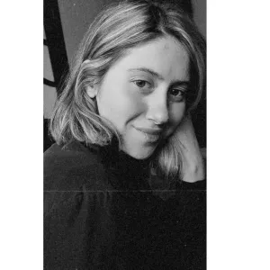 Alina - Profesor de Economie - Iași