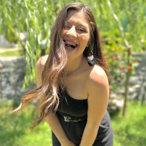 Sinem Nur - İngilizce öğretmeni - İstanbul