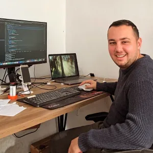 Caner - Programlama öğretmeni - Pazar