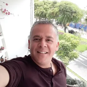 Carlos - Profe de medicina - Chorrillos