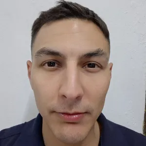 Leandro - profesor de economía - Sarandí