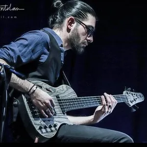 Andrea - Insegnante di basso - Milano