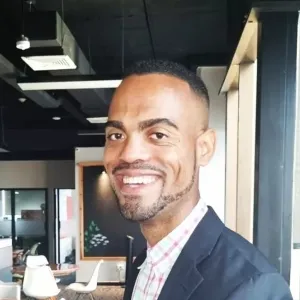 Bayron - Profe de inglés americano - Panamá