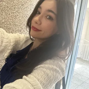 Sara - nastavnik hemije - Београд