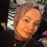 Özlem - Türkçe öğretmeni - İstanbul