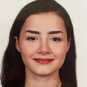 Çisem - İngilizce öğretmeni - Lüleburgaz