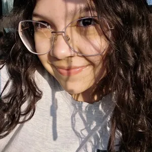 Emily - Professor de matemática - Chapecó