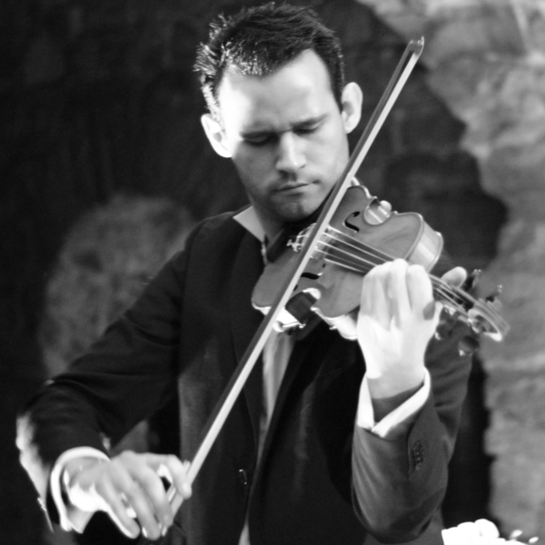 Violoniste à Lyon, 1er prix du Conservatoire National Supérieur de Musique de Lyon donne cours (violon/solfège) tous niveaux